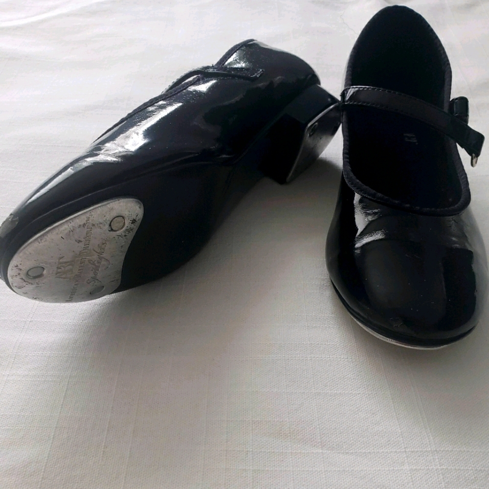 Tap dance shoes
